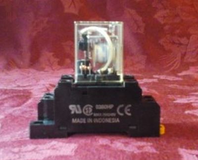 Omron Cube Relay LY 2 10A 110VAC With Base