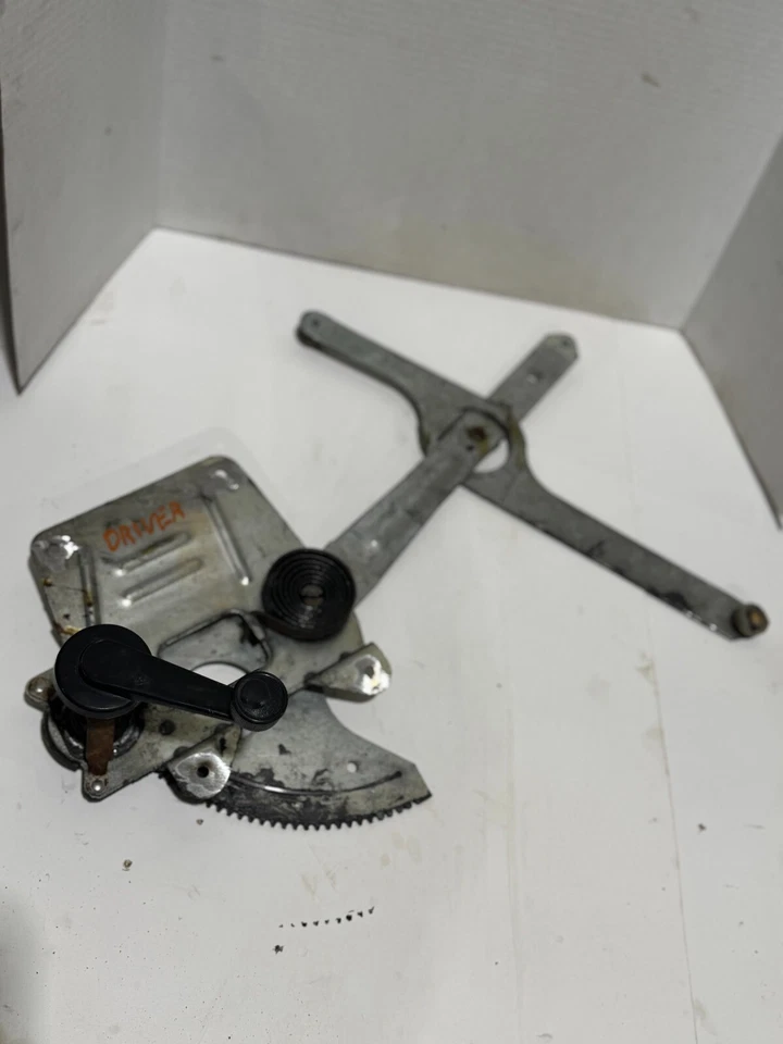 1994-1998 GMC JIMMY MANUAL WINDOW DOOR TRACK SLIDER ASSEMBLY FRONT RIGHT - Image 2 of 4