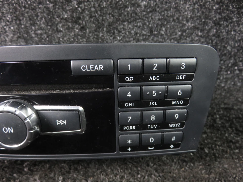 Радиоприемник Mercedes Benz GLA250 аудио/командная навигационная система 2015 A2469004815 - Изображение 2 из 4