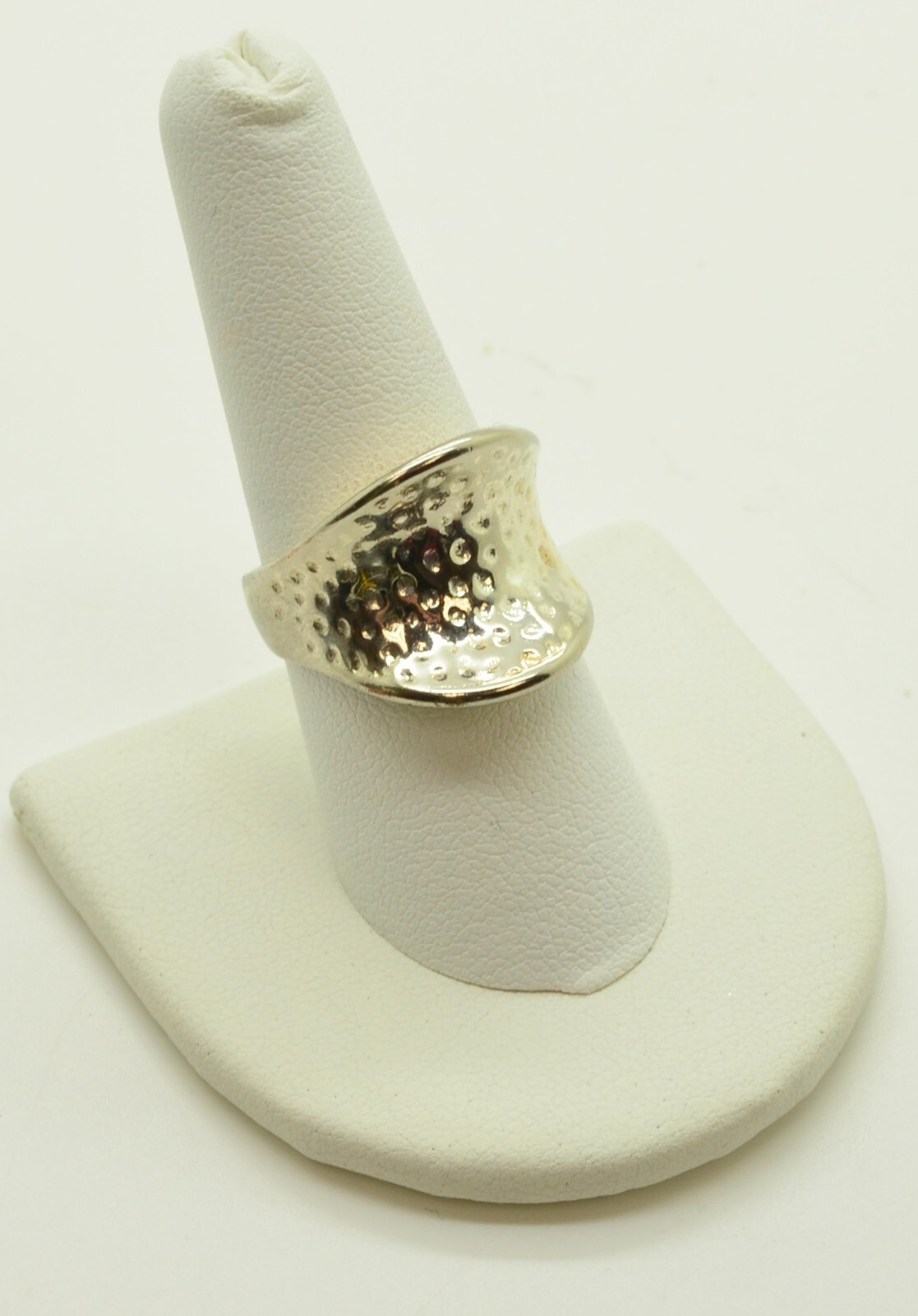STERLING SILVER RING WITH UNIQUE DOTTED DESIGN 8.… - image 2