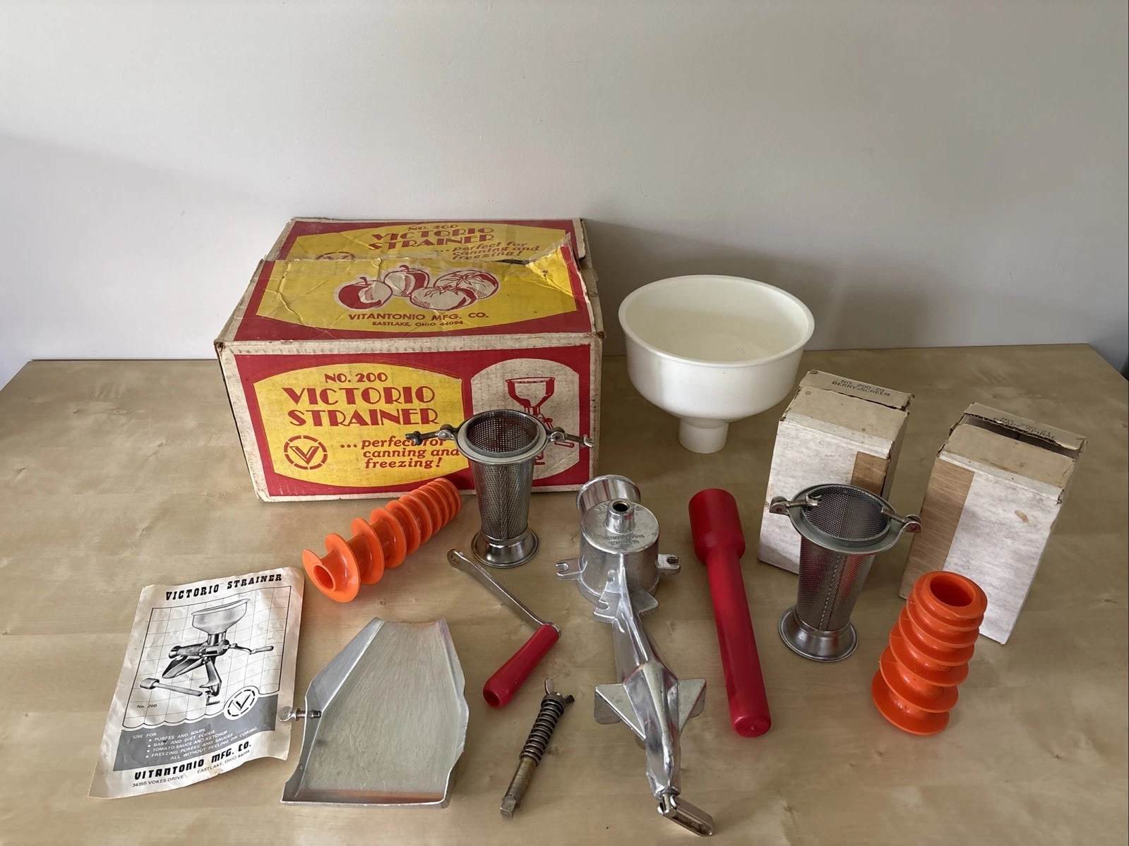 Victorio No 200 Spiral Food Strainer Tomato Sauce Juicer Puree Vintage + Extras