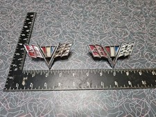 Vintage V Flag Chevrolet Emblems Fender Badges 3840318 Corvette Stingray Pair