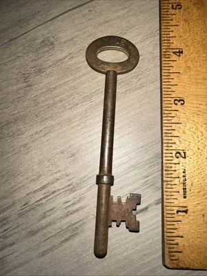 Antique Yale Skeleton Key Solid Barrel #4 Unique Shape 4 inch