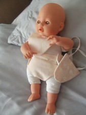 PUPPENKLEIDUNG, WINDELN & 2 DRIBBEL-LÄTZCHEN FÜR 14ins PUPPE