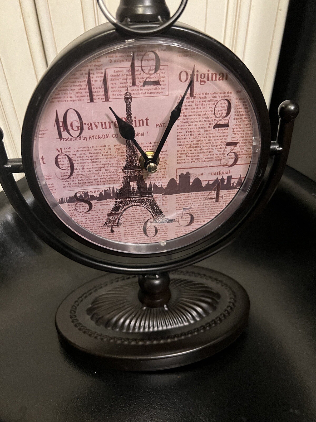 Battery Operated Eiffel Tower Paris France Table Clock AA Quartz