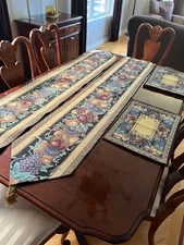 Harry & David "Old World Italy" Woven Placemats (set of 9) & Runners (set of 2)