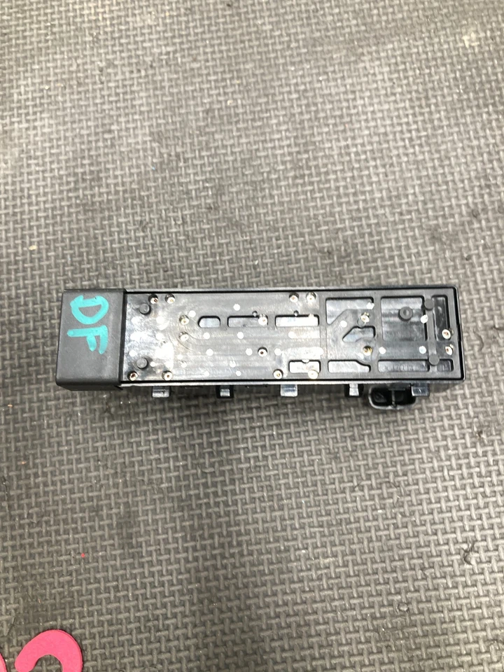 08-15 Interruptor de ajuste del asiento delantero izquierdo del conductor Cadillac CTS OEM 12451497 Foto 4 de 4