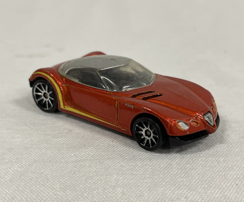 2002 Hot Wheels Golden Arrow Red Race Car Diecast Model Toy Truck