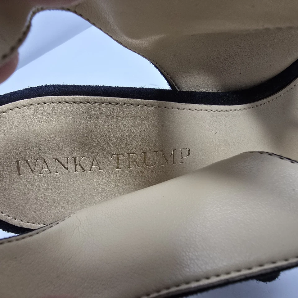 Sandalia de cuña Ivanka Trump Itzenia para mujer 6,5 plataforma con cordones gamuza corcho negra Foto 2 de 4