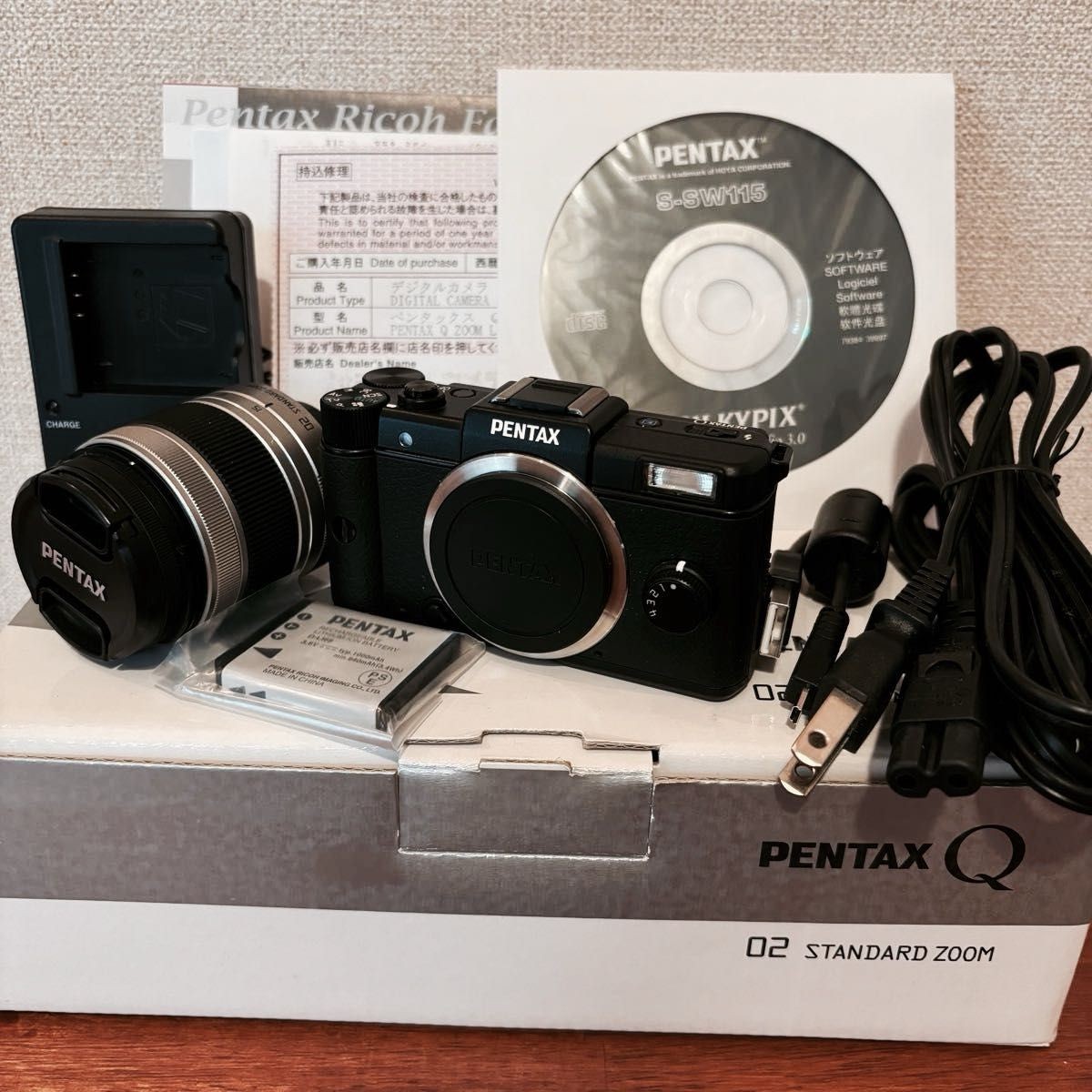 PENTAX Qシリーズ 02レンズ レンズガード付き PENTAX Q Mirrorless Camera with 02 Zoom Lens Kit Black w/lens