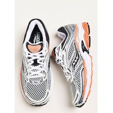 NEW Saucony ProGrid Omni 9 Sneakers Silver/Orange Size US W 11.5 / M 10