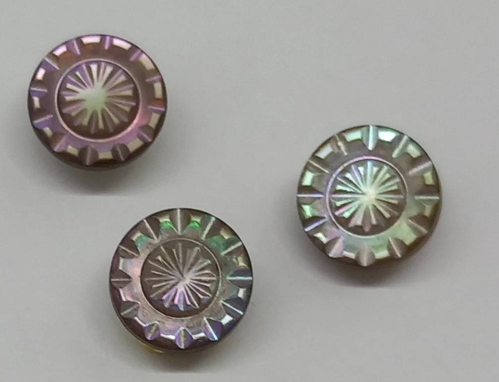 Lot De Boutons Anciens XIXe - Verre Violet Et Laiton - Époque 1800