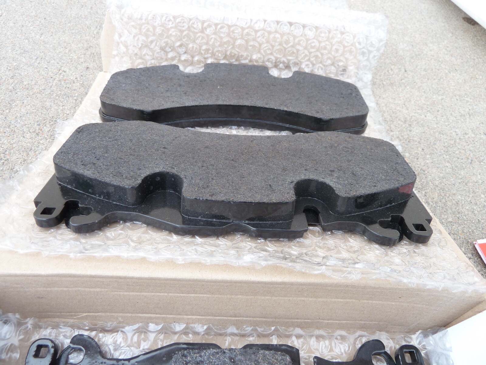 NEW Aston Martin Rapide Vantage V8 Factory BREMBO Front Brake Pad Kit Set Pads