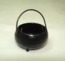 Dollhouse Sir Thomas Thumb Halloween Metal Witch Cauldron Pot 1:12 Miniatures 