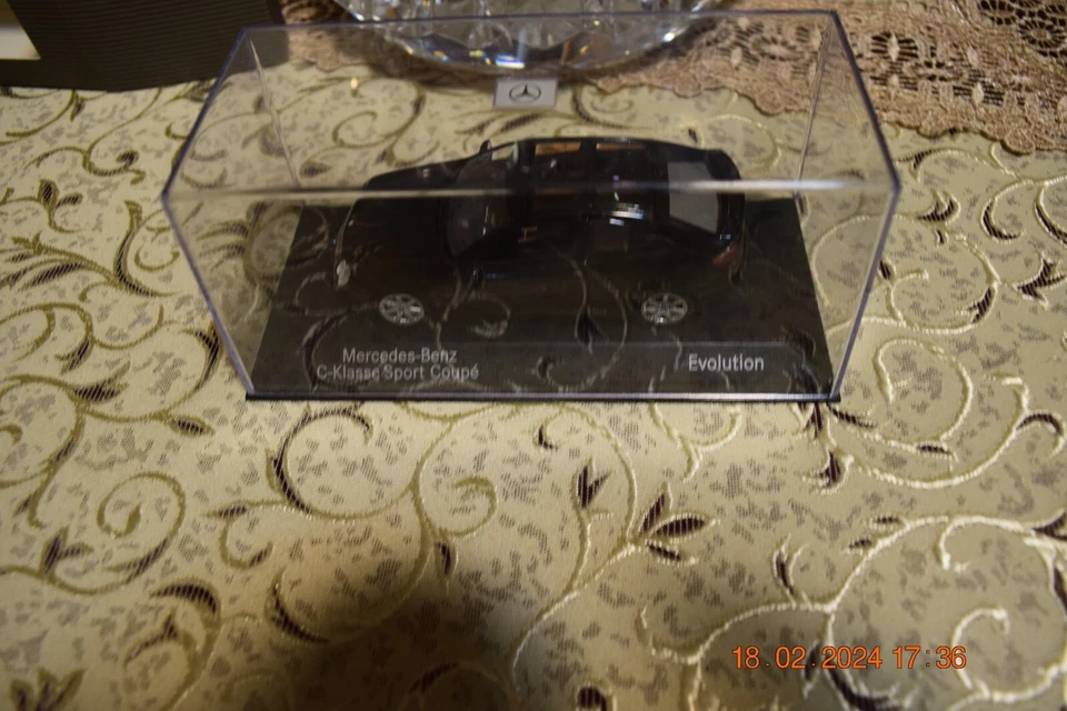 Mercedes-Benz C-Klasse Sport  Coupe Black 2006 Minichamps [B6 696 1918] - Image 4 of 4