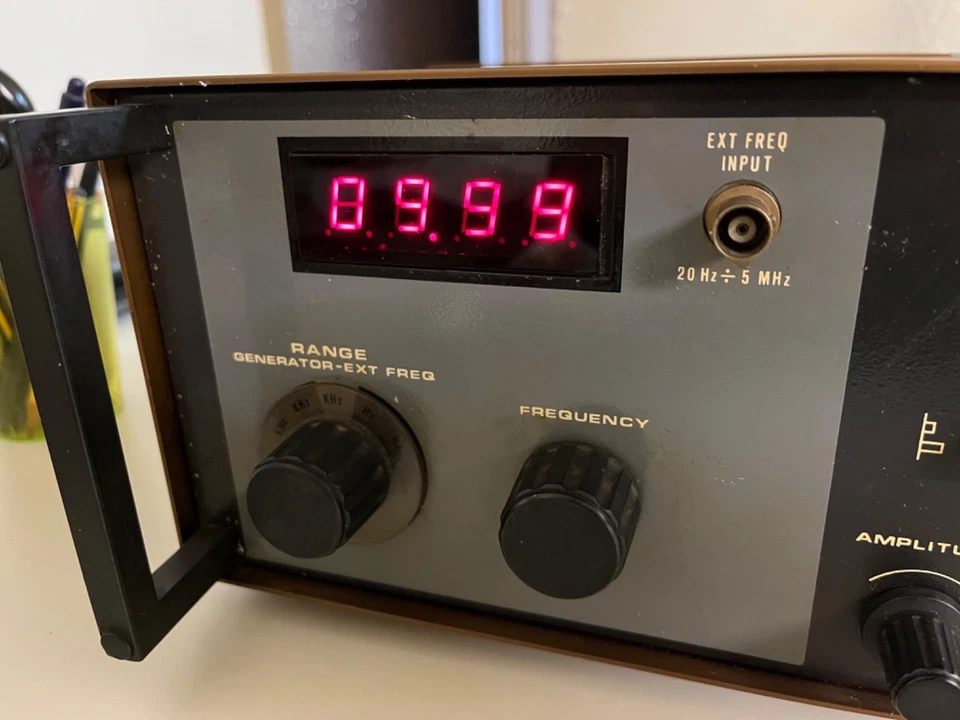 AF GENERATOR EM 97 B UNAOHM - Generatore di onde e segnali - Vintage Anni 70/80 Foto 2 de 4