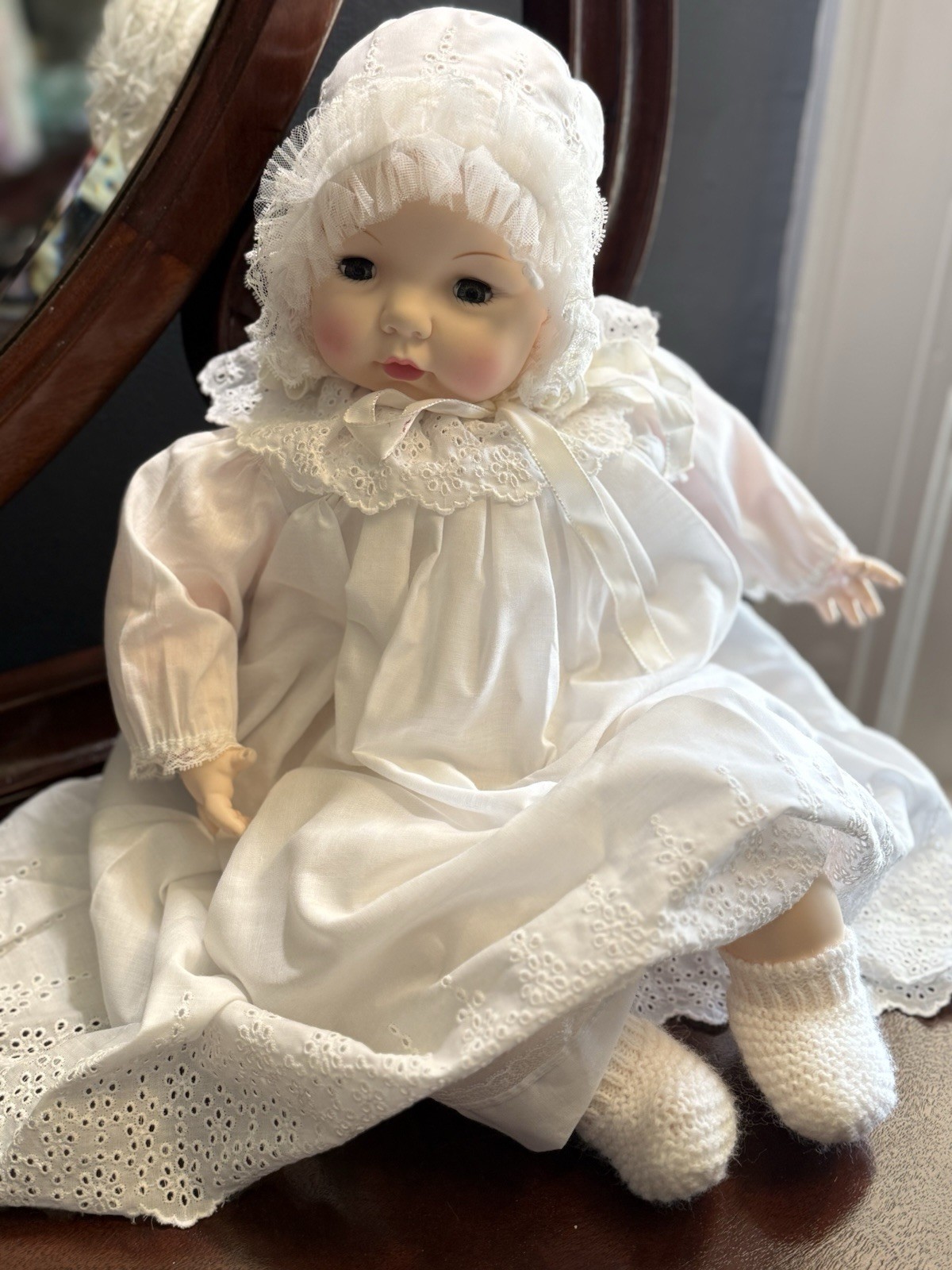 Vintage 1966 Madame Alexander Victoria Doll 19&rdquo; With Sleep