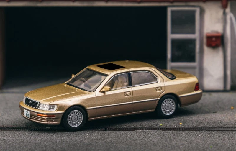 LEXUS LS400  - champagner beige - TARMAC 1:64 - Photo 3/4