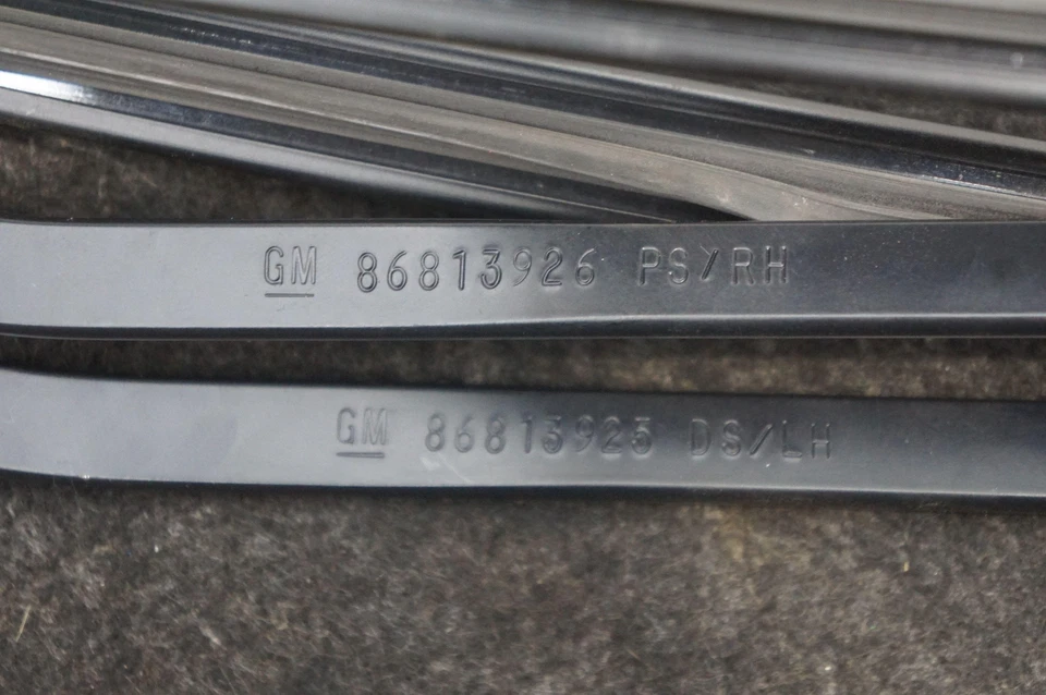 Juego 2 escobillas de brazo limpiaparabrisas delantero izquierdo y derecho 86813925 Cadillac Escalade Esv 2021-25 Foto 3 de 4