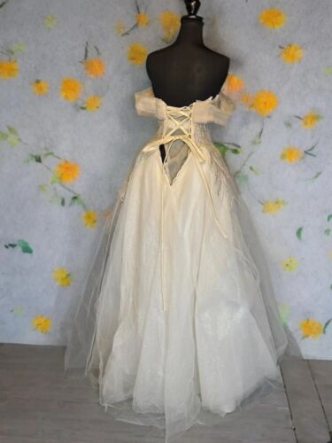 Elegant Off-the-Shoulder Beaded Wedding Dress – Corset Back, Sparkling Tulle, S - Picture 2 of 4