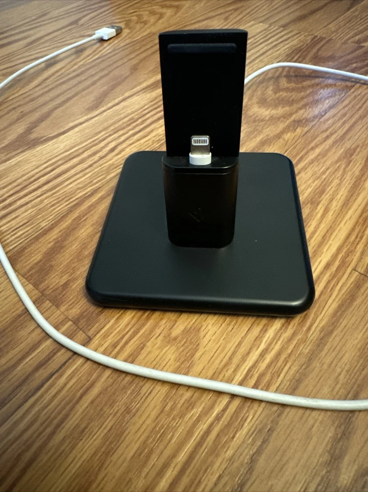 Twelve South HIRISE LIGHTNING DESKTOP STAND FOR IPHONE & IPAD MINI - Image 3 of 3