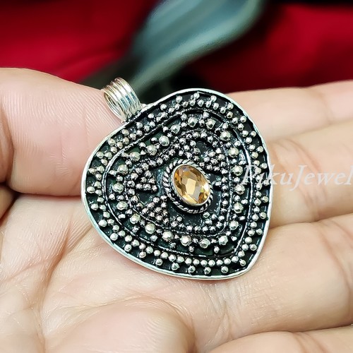 Pendentif Créateur Vintage – Fantaisie, Parfait état, Occasion
