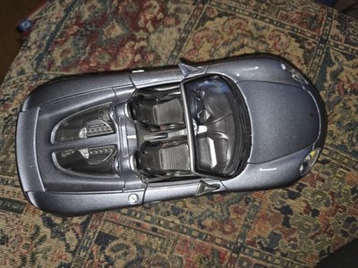 Maisto Porsche Carrera GT 1:18 Diecast Model Car Gray Diecast 17