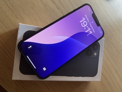 Apple iPhone 13 - 128 GB - Midnight (Unlocked) | eBay