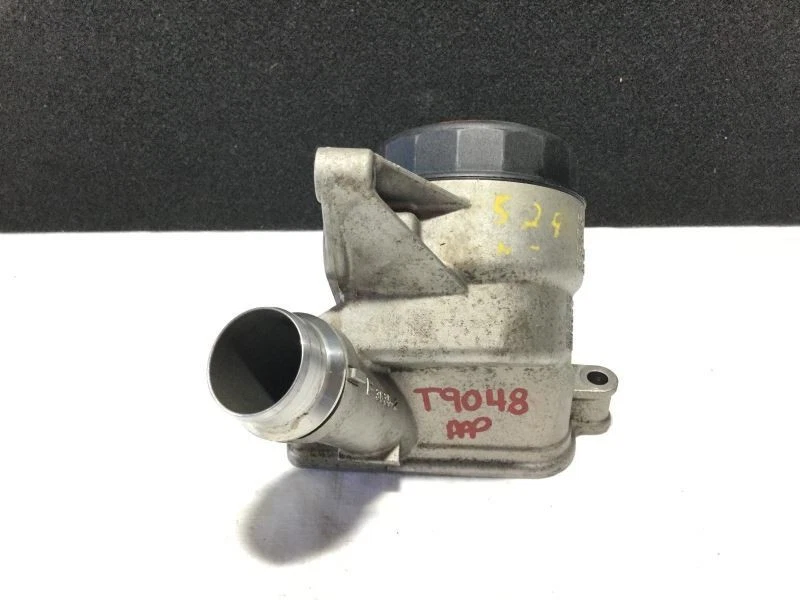 2013-2016 BMW 528i двигатель масляный фильтр корпус N20 F10 24644 - Изображение 2 из 4