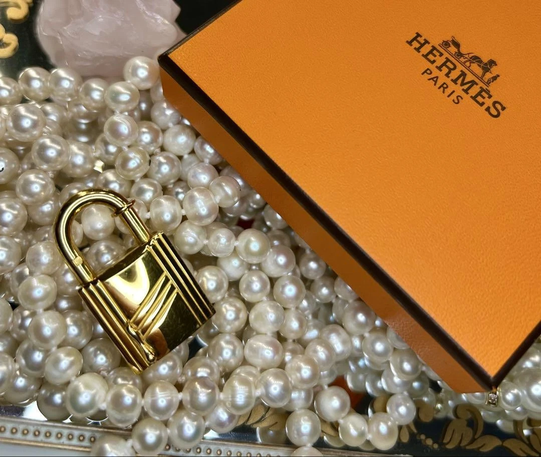 HERMÈS HERMES 1998 Lucchetto Placcato Oro Cadena Charm ANNEE ARBRE Tema Albero 1 4 Pollici