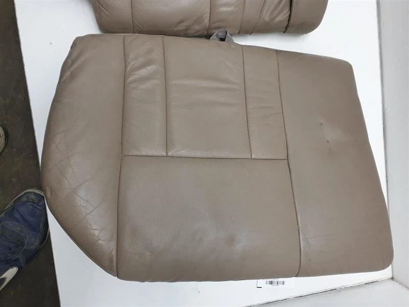 1999 TOYOTA 4RUNNER LIMITED PASSENGER SIDE REAR BEIGE LEATHER SEAT  - Image 4 of 4