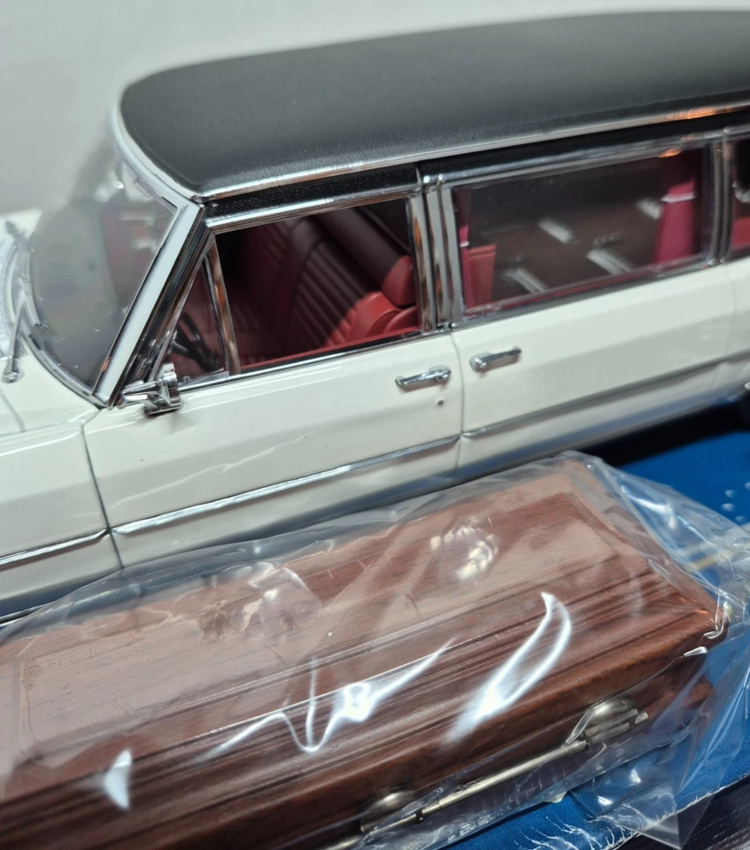 1966 Cadillac S&S Limousine Hearse Sunset Coach 1:18 Diecast - White - Image 3 of 4