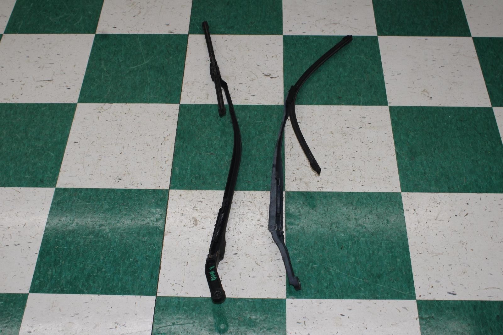 14-19 Ghibli Driver Passenger LH RH OEM Windshield Wiper Arm Pair 2x Factory WTY