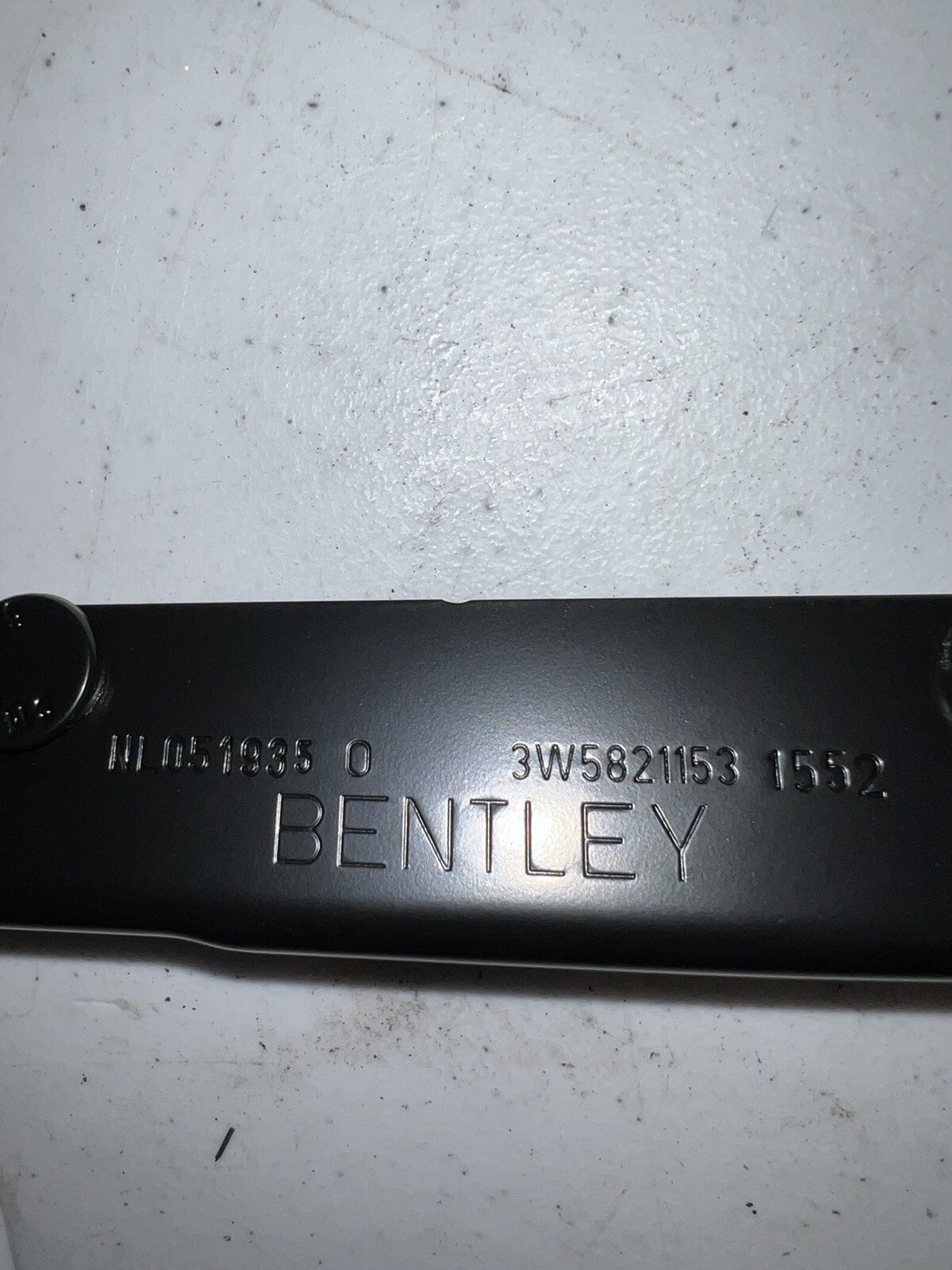 OEM BENTLEY CONTINENTAL FLYING SPUR LEFT DRIVER FENDER MOUNT BRACKET 3W5821153