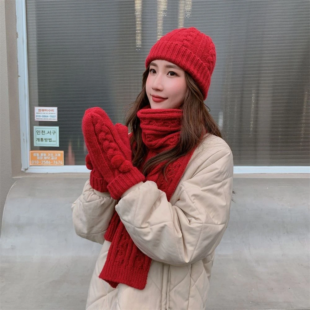 Ladies hat scarf and gloves 2025