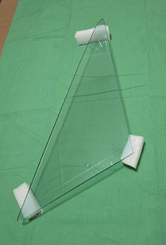 Porsche 914 Front Wing Window Glass - factory tinted Left (Driver side) - 第 1/3 張圖片