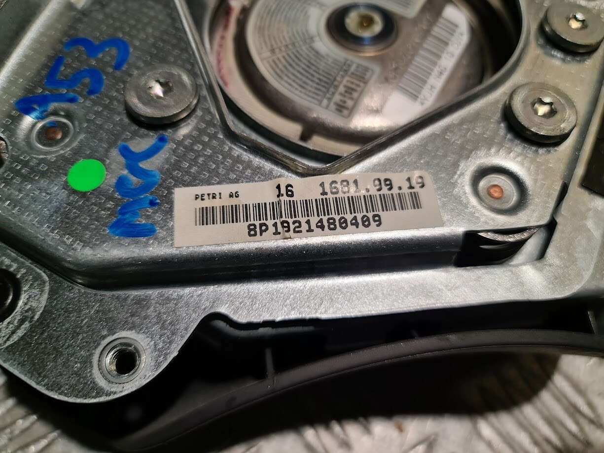 Mercedes-Benz a W168 1998 Steering Wheel A1684601103 Llb1441 for 