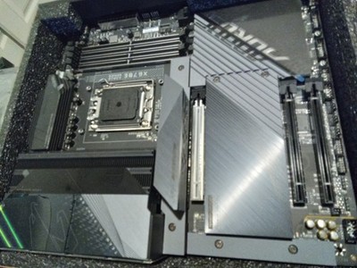 Gigabyte X670E AORUS MASTER AMD AM5 eATX Motherboard DDR5 USB 3.2 WiFi 6E - New