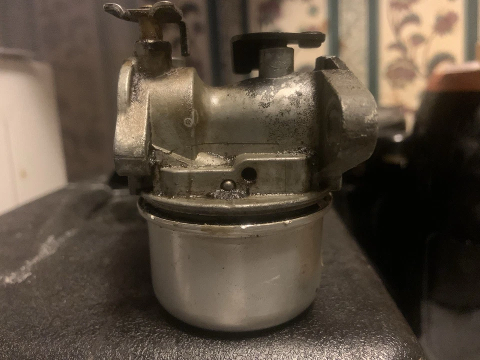 Briggs & Stratton 693479-20HP Carburetor OEM Used - Image 2 of 3