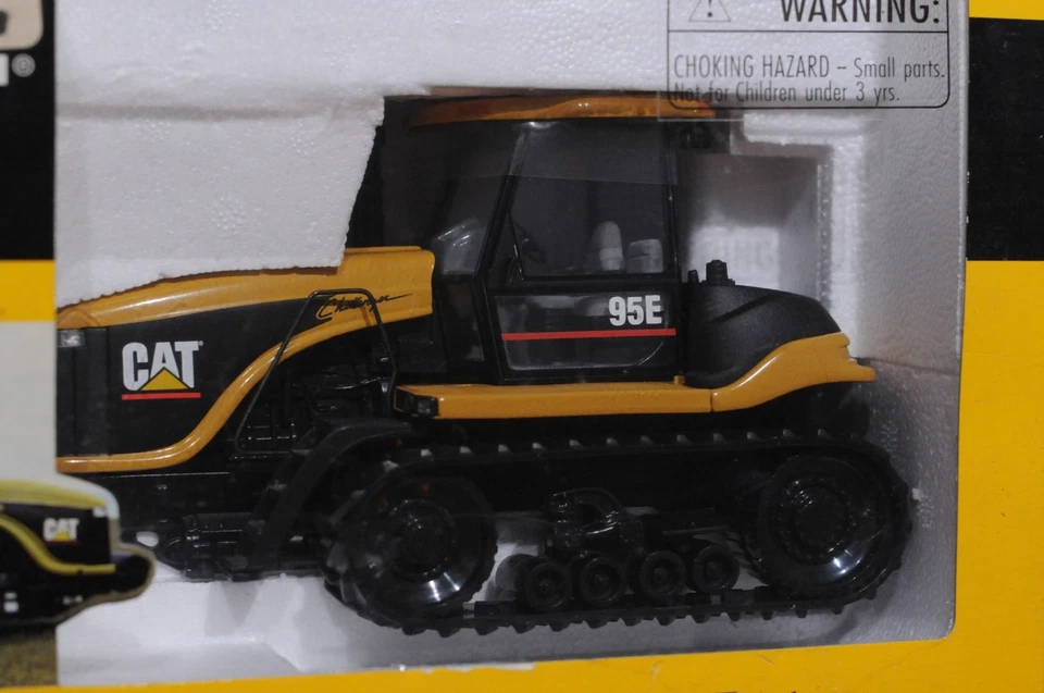 NORSCOT CATERPILLAR CAT CHALLENGER 95E AGRICULTURAL TRACTOR SCALE 1:32 DIECAST N - Image 2 of 4