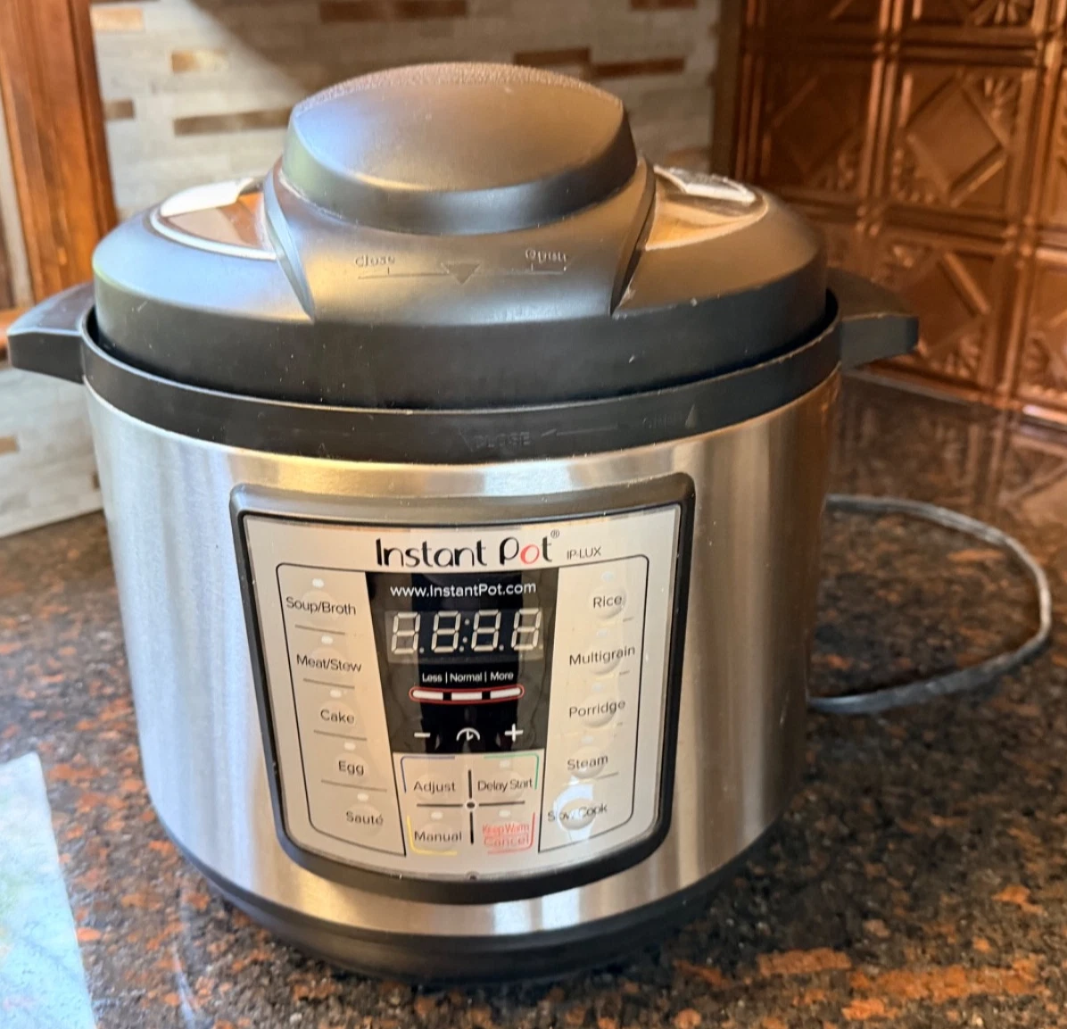 Instant Pot IP-LUX80- 8 Qt Multi Use Programmable Pressure Cooker Black