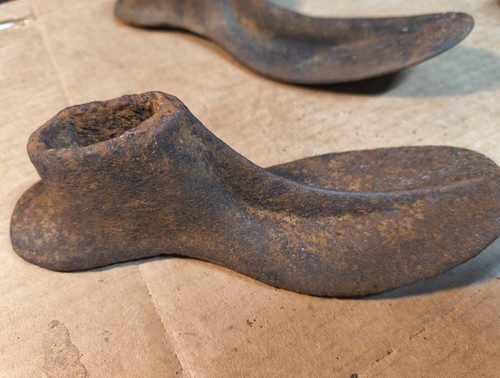 Antique Cast Iron Cobblers Shoe Maker Repair Set Lot 2 (8.5" & 6.75") - Picture 2 of 7