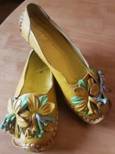 SOCOFY Womens Leather Flex Slip On Floral Shoes Yellow Mustard Sz 8.5 US/250 CHN