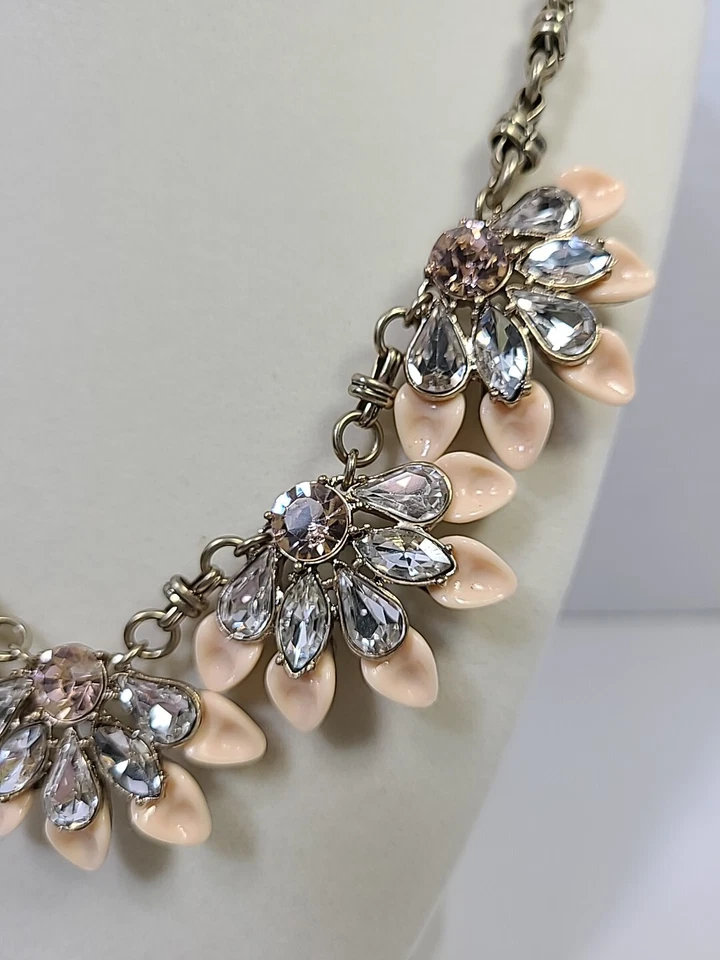 Statement Floral Necklace Fashion Women's Gold Tone Plastic Gems Lobster Clasp - Image 3 of 4