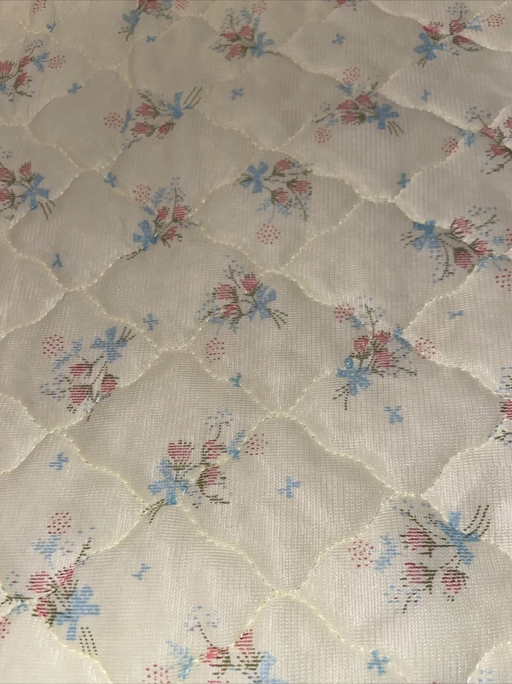 Manta de bebé amarilla Storktex de colección cuna edredón flores ramo borde satinado nueva con etiquetas Foto 3 de 4