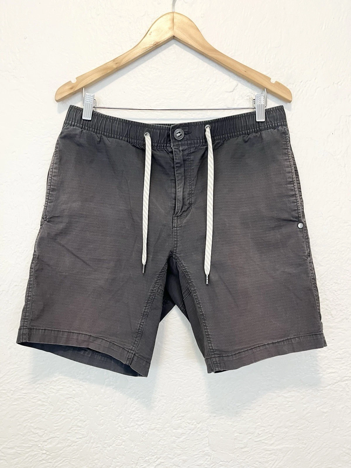 Vuori Mens Ripstop Shorts Charcoal Grey Medium M Hiking Climb