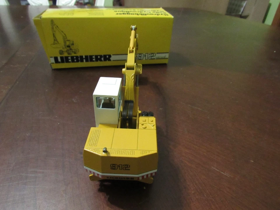 EXCAVADORA HIDRÁULICA LIEBHERR ESCALA 1/50 A912 - SIN USAR, EN CAJA Foto 4 de 4
