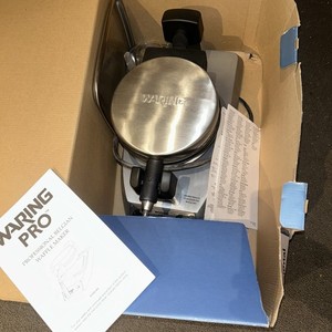 Waring Pro WMK300 Professional Belgian Waffle Maker Nearly Perfect Clean Tested
