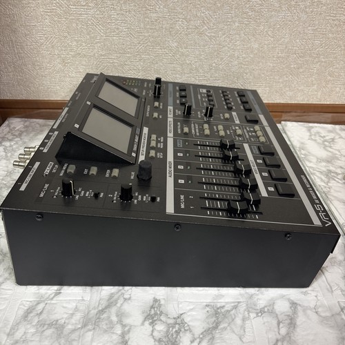 Roland VR-5 Mixer AV Multiformato Video Switcher e Registratore - Foto 11 di 18