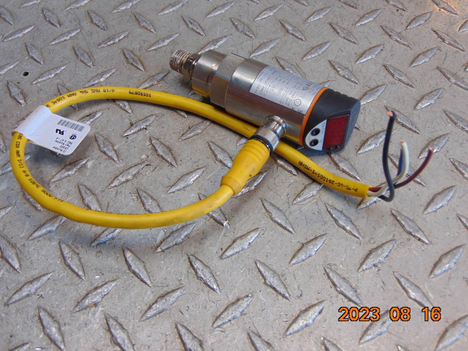 IFM PN7224 PRESSURE SENSOR w TURCK RKC 4.4T-4 CABLE